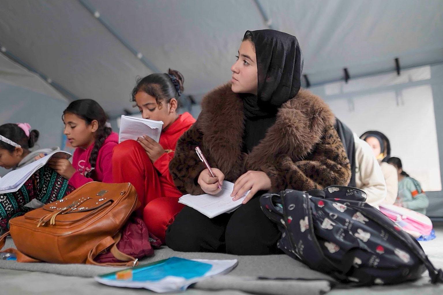 Fatima uit Gaza tijdens de les