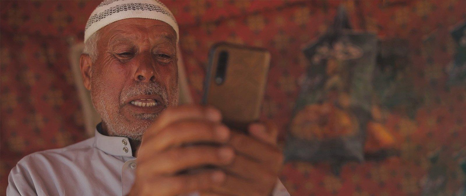 Opa Atish rouwt om zijn kleinkinderen in Gaza