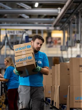 Pakketten worden geleverd vanuit UNICEF Supply Division in Kopenhagen