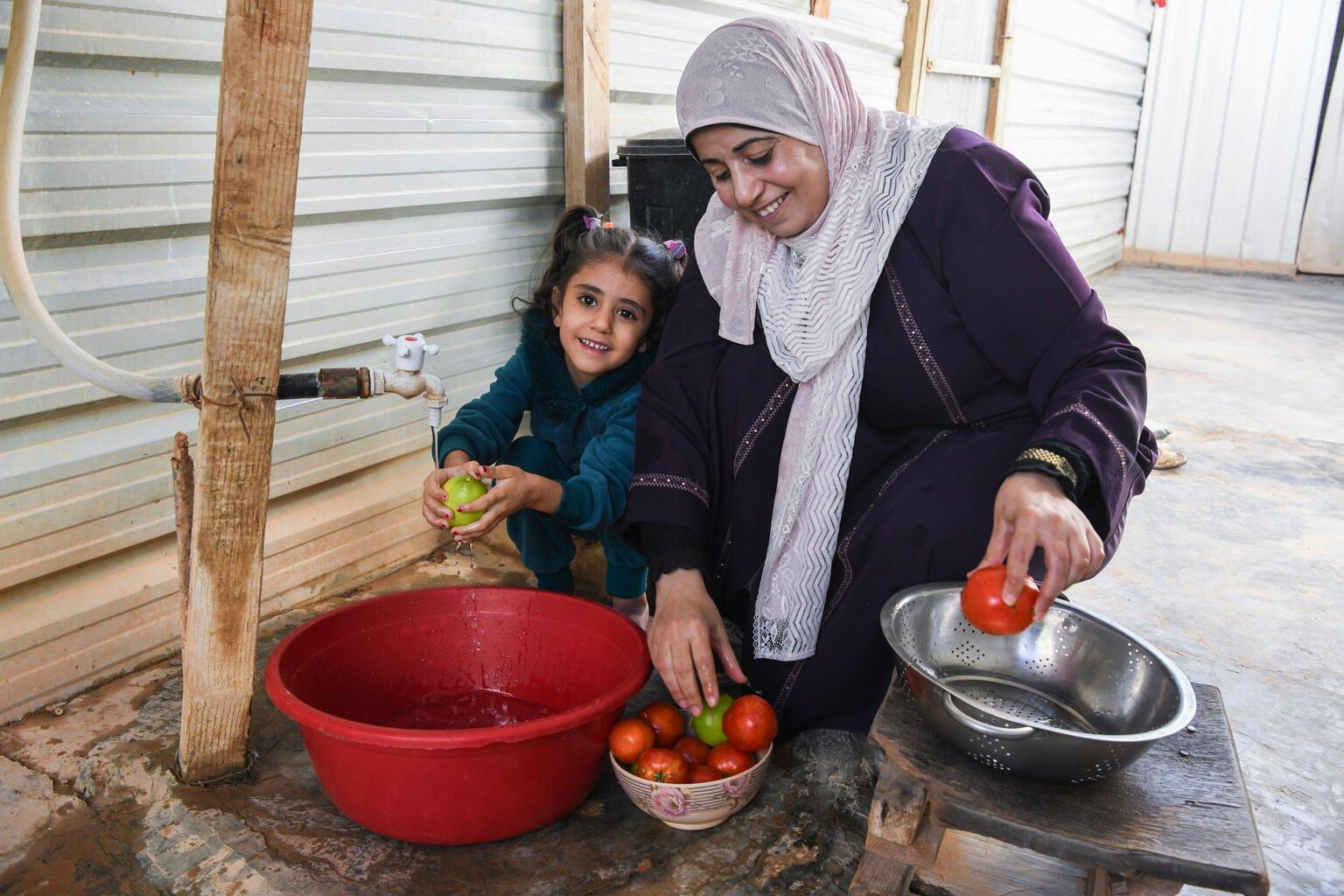 Shad en haar moeder uit Syrië leven in een vluchtelingenkamp in Jordanië.