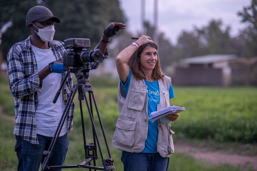 Sacha met cameraman