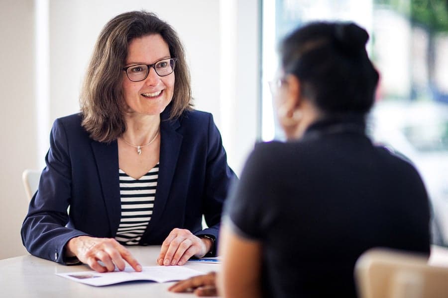 annemarie-in-gesprek-met-client