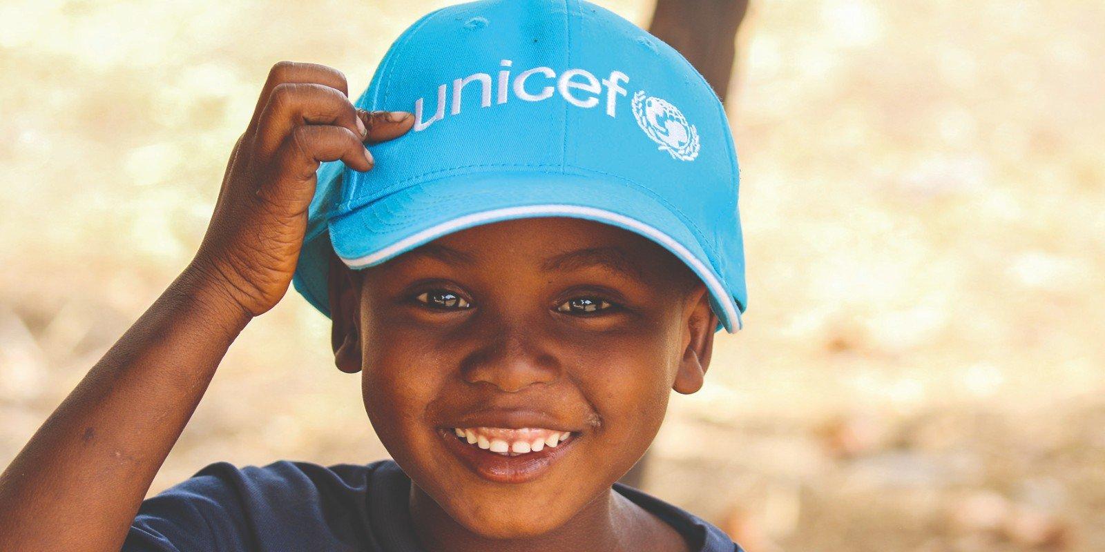 jongetje-met-unicef-pet