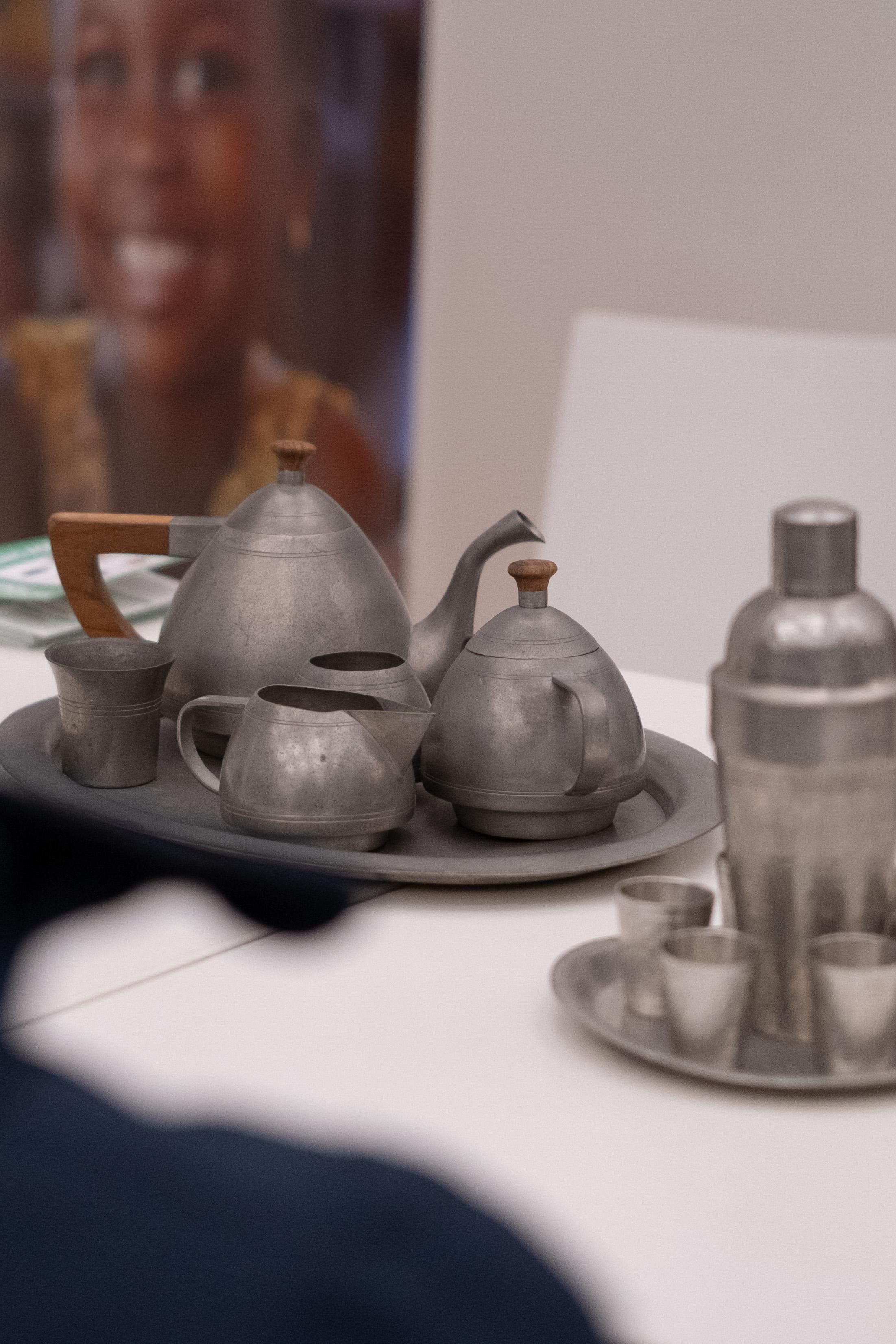 Tinnen servies ingebracht voor de veiling