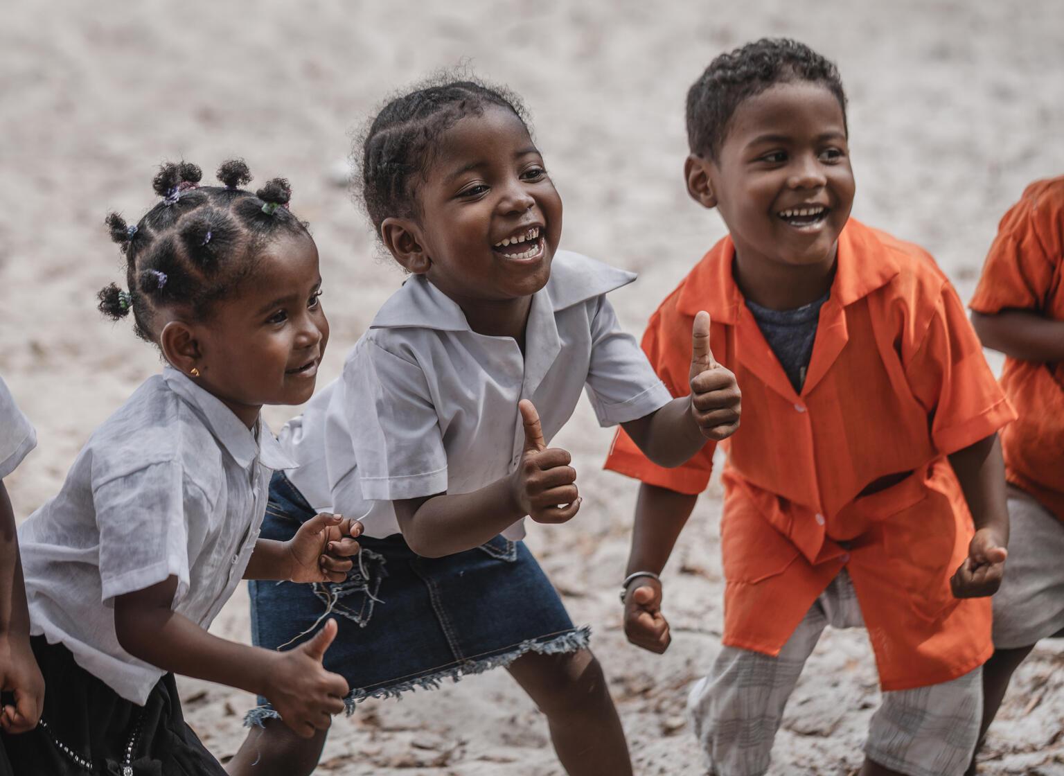 Dansende kinderen in Madagaskar