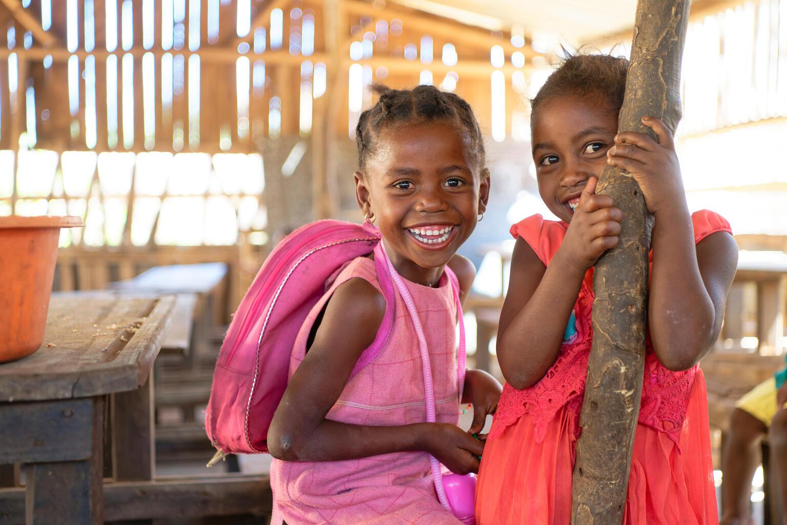 meisjes-klaslokaal-madagaskar