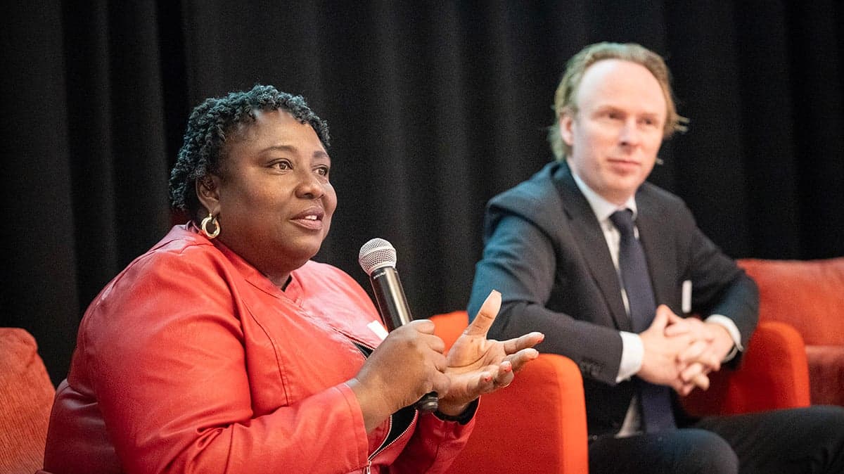 wethouders Alida en Jelmer spreken met publiek