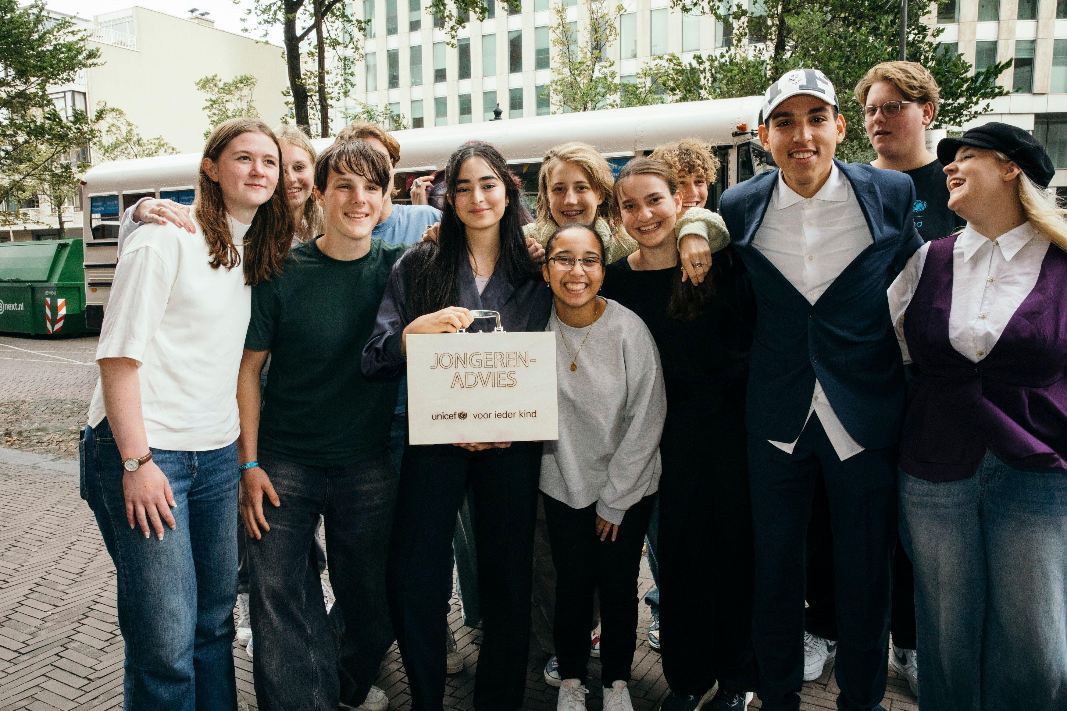 Jongerenprinsjesdag 2025 jongeren met koffer.