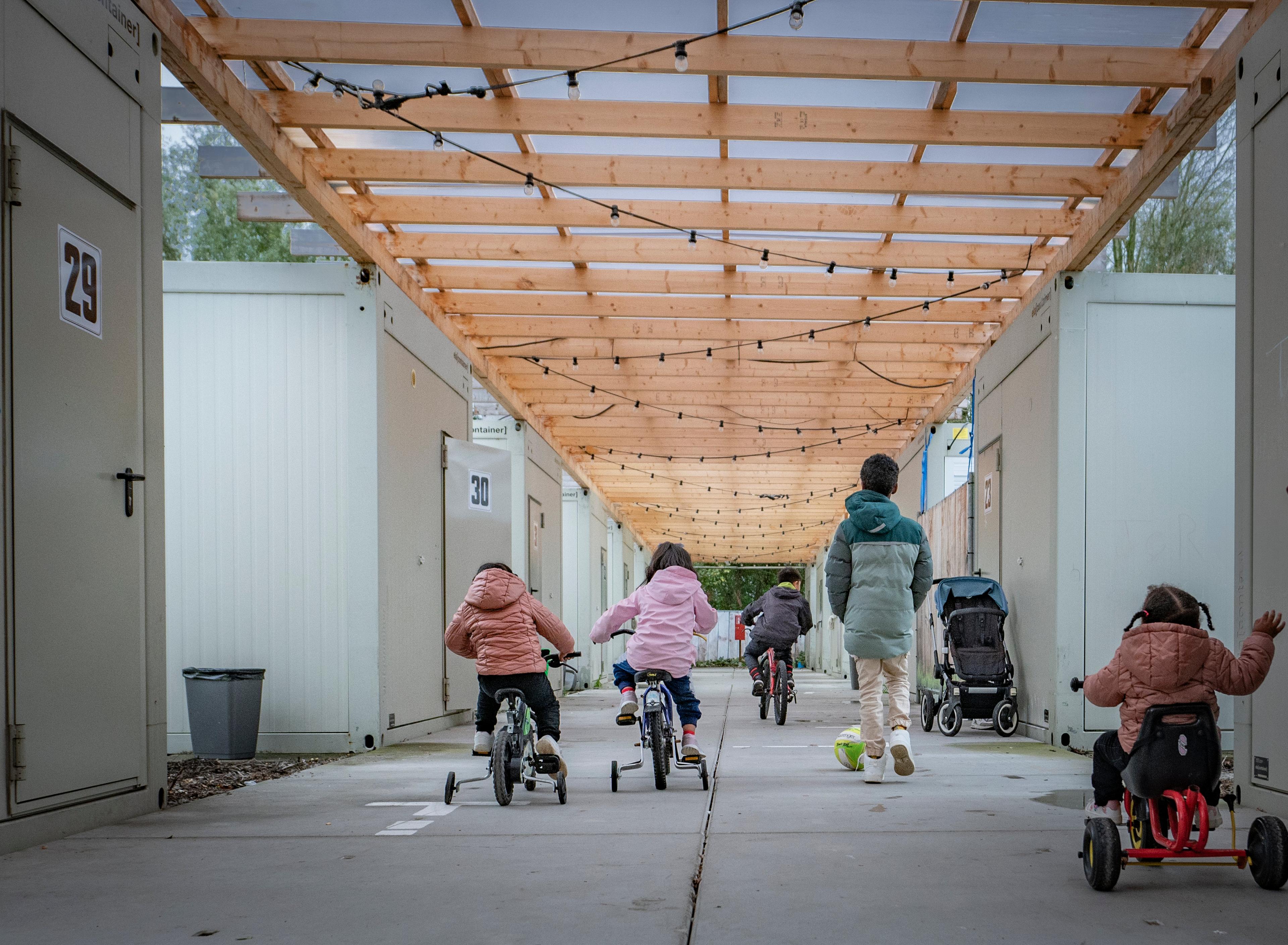 Kinderen in de asiel noodopvang in Dongen.