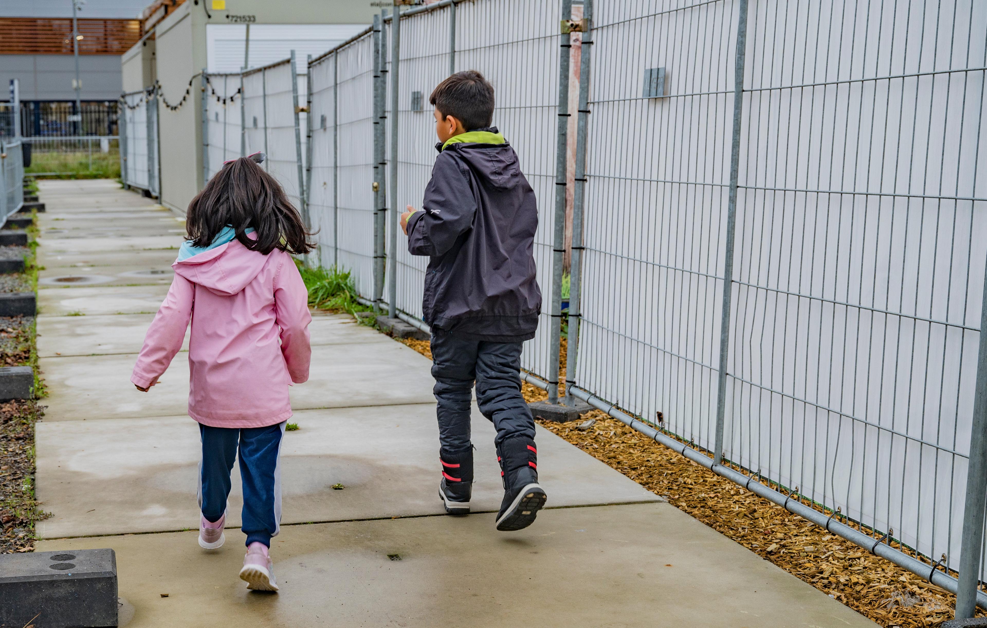 Twee kinderen in crisis noodopvang in Dongen.
