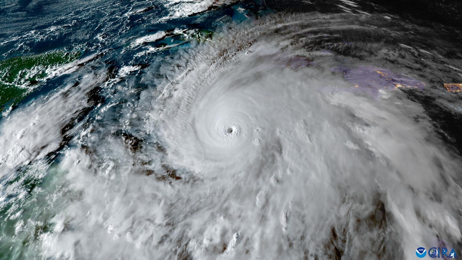 Een satelliet foto van orkaan Melissa die over de Caribische Zee trekt.