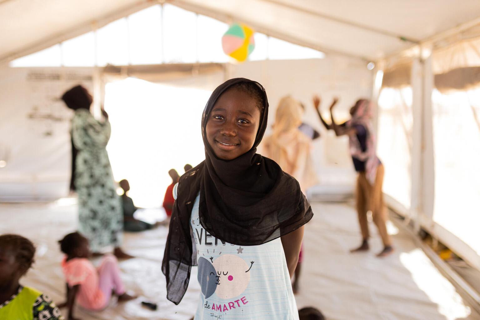 Help kinderen met een noodtent