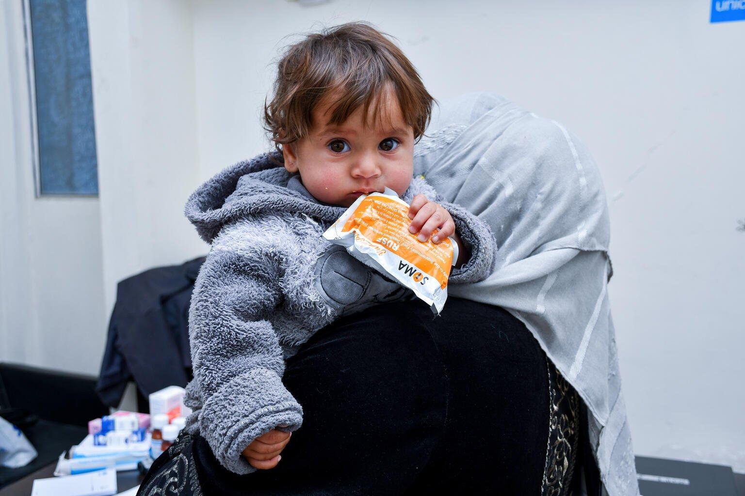 kind eet plumpy'nut-voeding