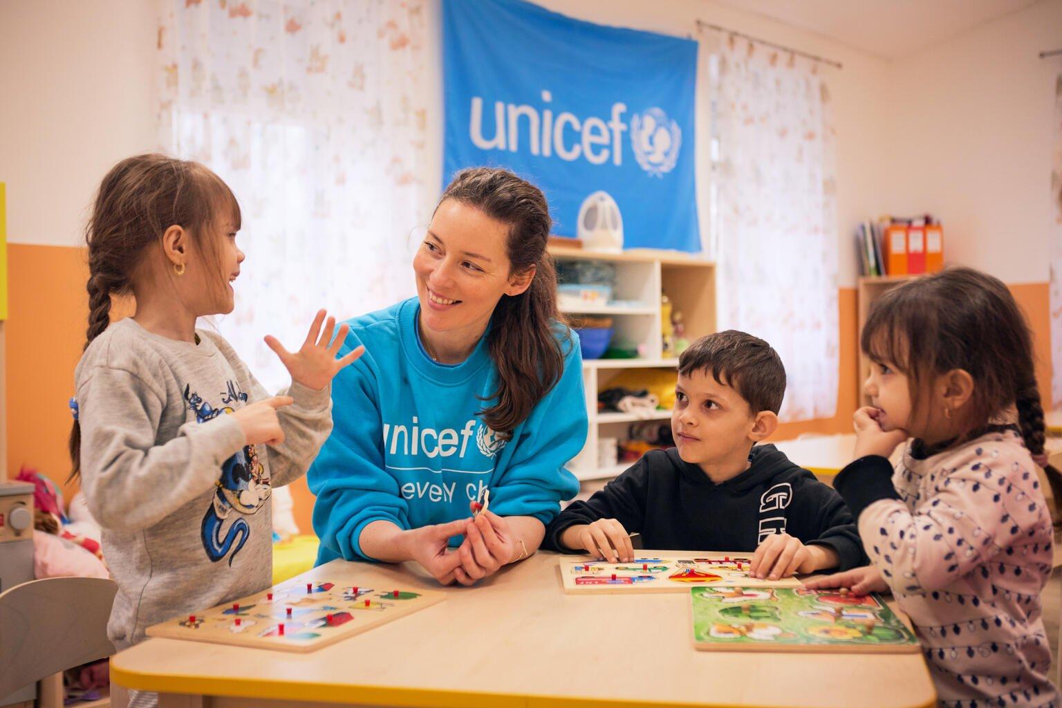 Kinderen uit Oekraïne krijgen les